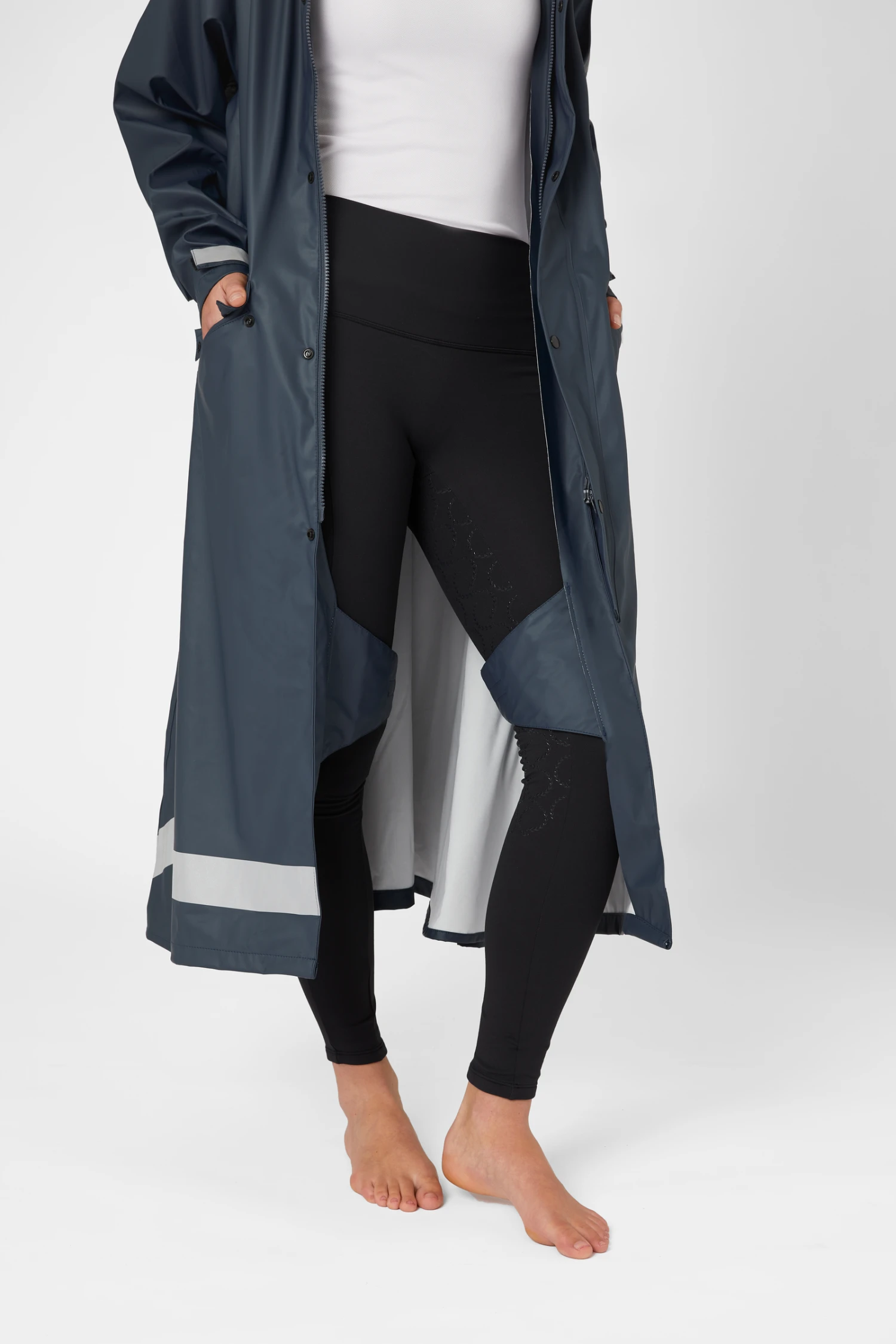 Horze Hazel Women's Long Raincoat With Slits 5 Horze Hazel Women's Long Raincoat With Slits - Image 5