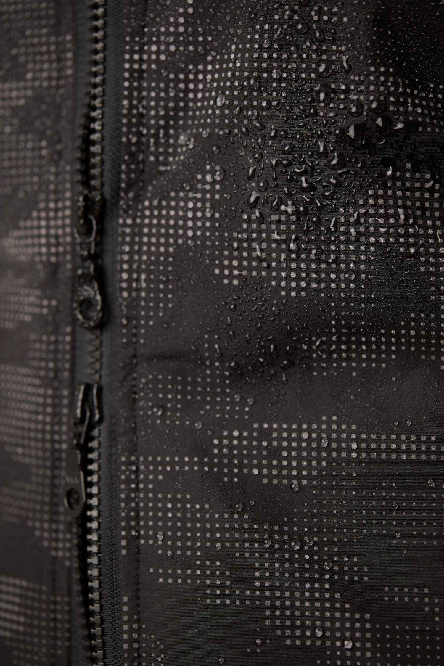 Horze Camo Luminox Reflective Women's Riding Vest 6 Horze Camo Luminox Reflective Women's Riding Vest - Image 6